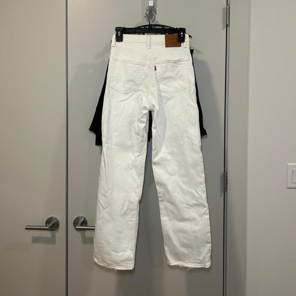 Levi’s White High Rise Ribcage Straight Jean - Picture 5 of 8